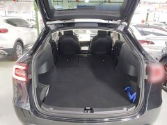 Tesla Model Y Rear-Wheel Drive - ფოტო 19