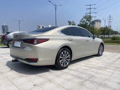 Lexus ES 200 Premium Edition - ფოტო 10