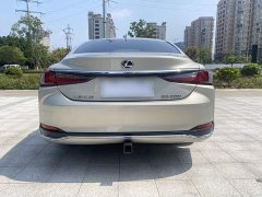 Lexus ES 200 Premium Edition - ფოტო 13