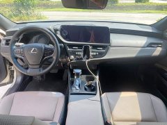 Lexus ES 200 Premium Edition - ფოტო 14