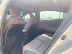 Lexus ES 200 Premium Edition - ფოტო 19