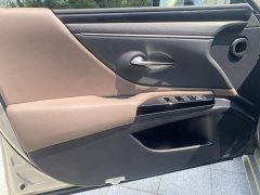 Lexus ES 200 Premium Edition - ფოტო 4