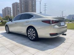 Lexus ES 200 Premium Edition - ფოტო 8