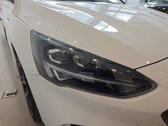 Ford Focus Sedan EcoBoost 180 Automatic ST Line - ფოტო 11