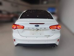 Ford Focus Sedan EcoBoost 180 Automatic ST Line - ფოტო 8