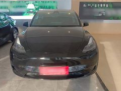 Tesla Model Y Rear-Wheel Drive - ფოტო 3