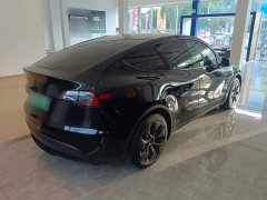 Tesla Model Y Rear-Wheel Drive - ფოტო 6