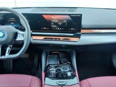 BMW i5 eDrive 35L M Sport Package - ფოტო 10