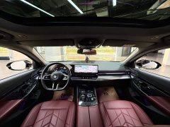 BMW 5 Series 525Li M Sport Package - ფოტო 19