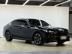 BMW 5 Series 525Li M Sport Package - ფოტო 7