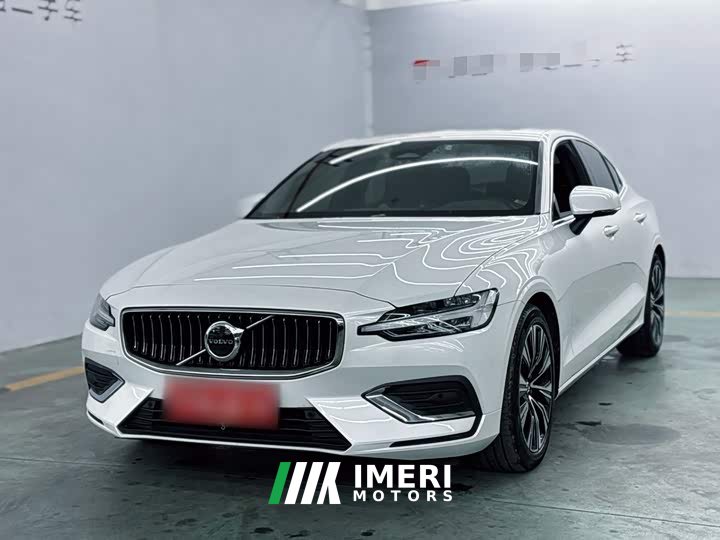 Volvo S60 B4 Smart Luxury Edition - ავტომობილი ჩინეთიდან