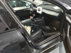 Tesla Model Y Rear-Wheel Drive - ფოტო 9
