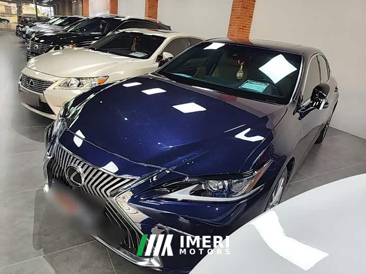 Lexus ES 2020 200 Excellence Edition - ავტომობილი ჩინეთიდან