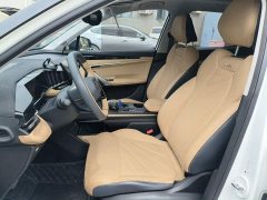 Geely Boyue L 1.5TD DCT Luxury - ფოტო 8