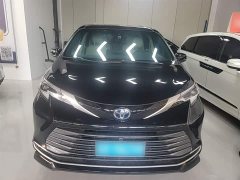 Toyota Sienna 2023 2.5L Hybrid Premium Edition - ფოტო 3