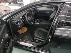 Toyota Camry 2.0G Luxury - ფოტო 13