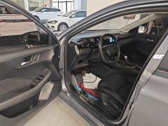 SAIC MG i5 2023 1.5L CVT Luxury - ფოტო 16