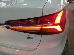 SAIC MG i5 2021 1.5L CVT Platinum Edition - ფოტო 8
