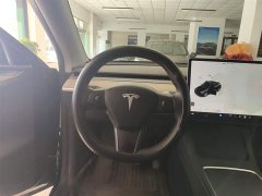 Tesla Model Y Standard Range RWD - ფოტო 3
