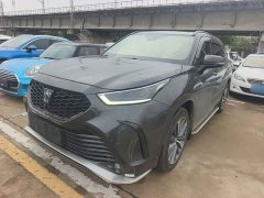 Toyota Crown Venza 2.5L HEV AWD Luxury - ფოტო 1