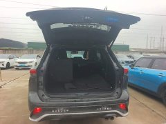 Toyota Crown Venza 2.5L HEV AWD Luxury - ფოტო 15