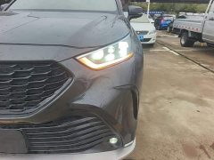 Toyota Crown Venza 2.5L HEV AWD Luxury - ფოტო 18