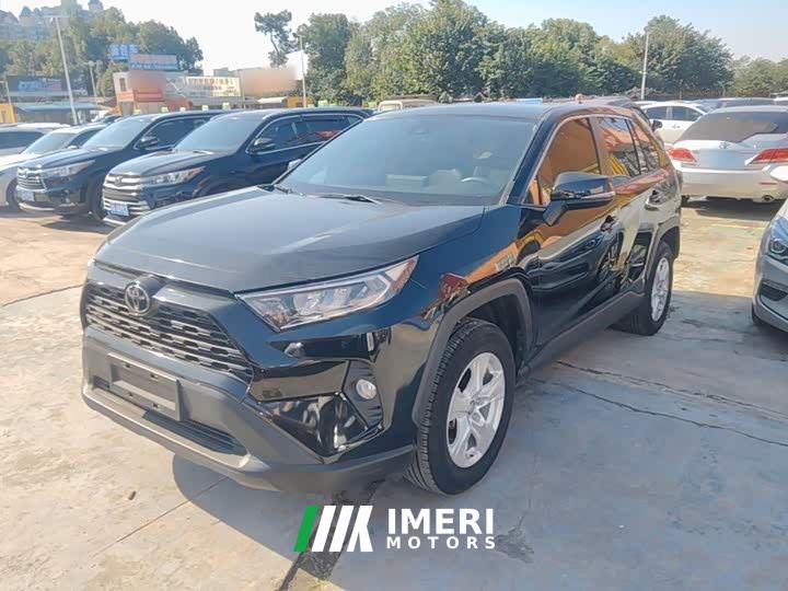 Toyota RAV4 2.0L CVT FWD Urban Edition