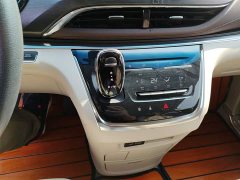 Buick GL8 Land Business Class Comfort Edition - ფოტო 10
