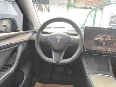 Tesla Model Y Rear-Wheel Drive - ფოტო 3