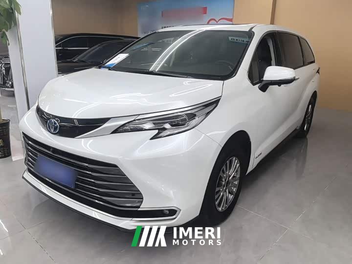 Toyota Sienna 2.5L Hybrid Luxury