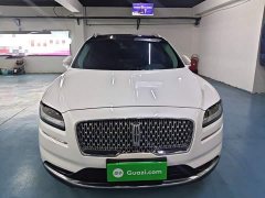 Lincoln Explorer 2.0T AWD Premium - ფოტო 3