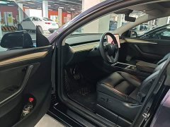 Tesla Model Y Rear-Wheel Drive - ფოტო 16