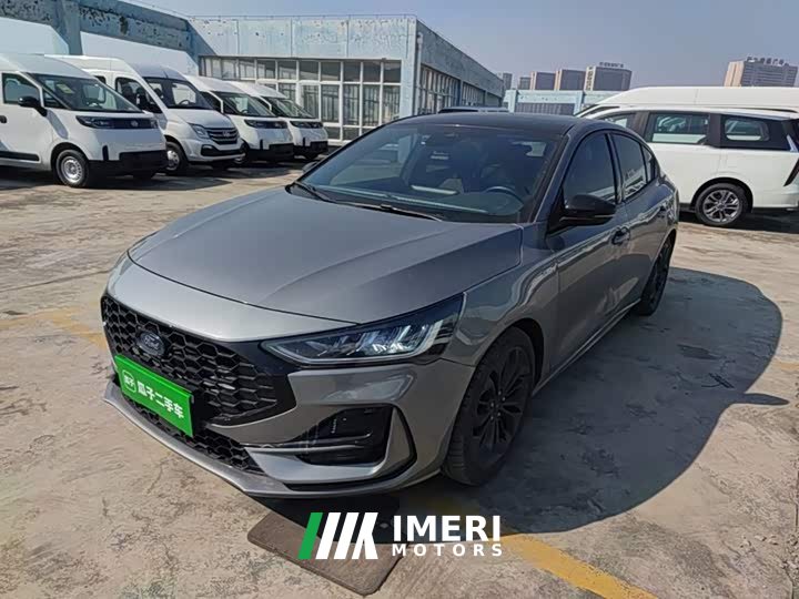 Ford Focus Sedan EcoBoost 180 Automatic ST Line - ავტომობილი ჩინეთიდან