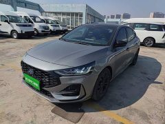 Ford Focus Sedan EcoBoost 180 Automatic ST Line - ფოტო 1