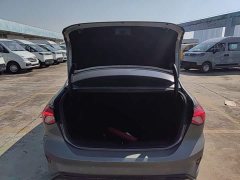 Ford Focus Sedan EcoBoost 180 Automatic ST Line - ფოტო 19