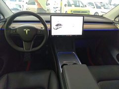 Tesla Model Y Standard Range RWD - ფოტო 10