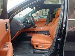 Li Auto L6 Pro - ფოტო 16