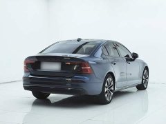 Volvo S60 B4 Smart Luxury Edition - ფოტო 13