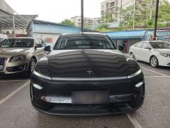 Tesla Model Y Rear-Wheel Drive - ფოტო 3