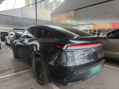 Tesla Model Y Rear-Wheel Drive - ფოტო 5