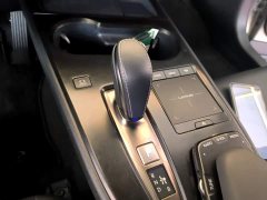 Lexus UX New Energy 2020 300e Pure Joy Edition - ფოტო 14
