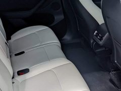 Tesla Model Y Rear-Wheel Drive - ფოტო 18