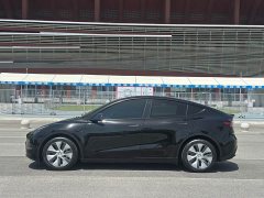 Tesla Model Y Standard Range RWD - ფოტო 3
