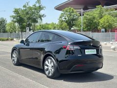 Tesla Model Y Standard Range RWD - ფოტო 7