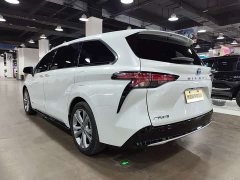 Toyota Sienna 2.5L Hybrid Premium Edition - ფოტო 7