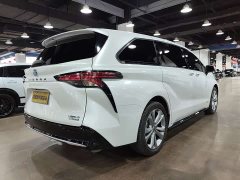 Toyota Sienna 2.5L Hybrid Premium Edition - ფოტო 9