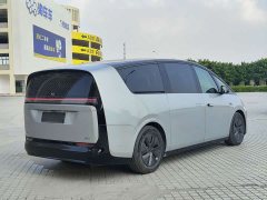Li Auto Li Xiang MEGA Ultra - ფოტო 4
