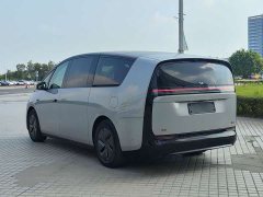 Li Auto Li Xiang MEGA Ultra - ფოტო 6