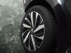 Volkswagen Passat 330TSI Luxury - ფოტო 8