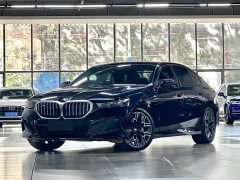 BMW 5 Series 530Li Luxury M Sport Package - ფოტო 1